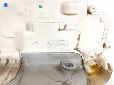Pezzo di ricambio per auto di seconda mano serratura porta anteriore sinistra per audi a3 (8p) 1.9 tdi ambiente riferimenti oem iam 4f1837015  