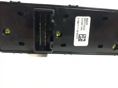 Second-hand car spare part left front power window switch for kia cee´d drive oem iam references 93570a2200  4c24901000