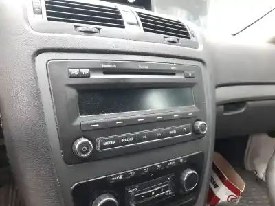 Pezzo di ricambio per auto di seconda mano impianto audio / radio cd per skoda octavia ii (1z3) 1.6 tdi riferimenti oem iam 