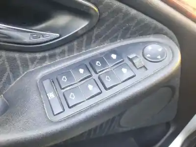 Peça sobressalente para automóvel em segunda mão Botão / Interruptor Elevador Vidro Dianteiro Esquerdo por BMW 5 (E39) 523 I Referências OEM IAM   
