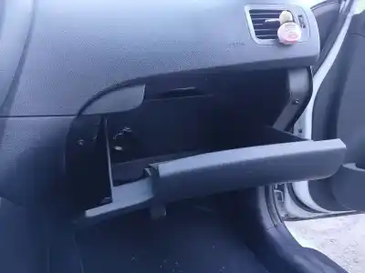 Автозапчастина б/у бардачок для kia cee'd (jd) 1.6 crdi 110 посилання на oem iam   
