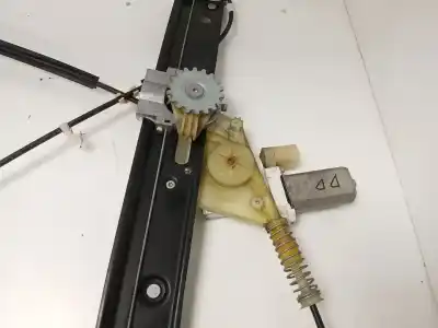 Second-hand car spare part passenger side right window regulator for bmw 1 (e81) 118 d oem iam references e840311607b  