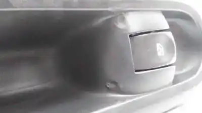 Second-hand car spare part right front power window switch for renault clio iii exception oem iam references 8200356517b  47274