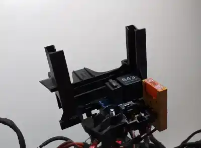 Second-hand car spare part fuse box unit for audi q5 (8r) 2.0 tdi (125kw) oem iam references   64812