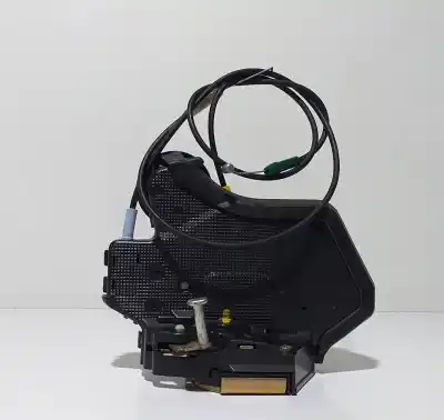 Peça sobressalente para automóvel em segunda mão FECHADURA DA PORTA TRASEIRA ESQUERDA por TOYOTA COROLLA (E12)  Referências OEM IAM 6906012350  67725