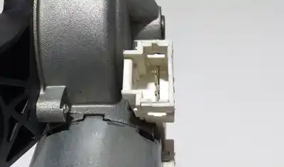 Pezzo di ricambio per auto di seconda mano motore tergicristallo posteriore per renault clio iii authentique riferimenti oem iam 8200311486a  67731