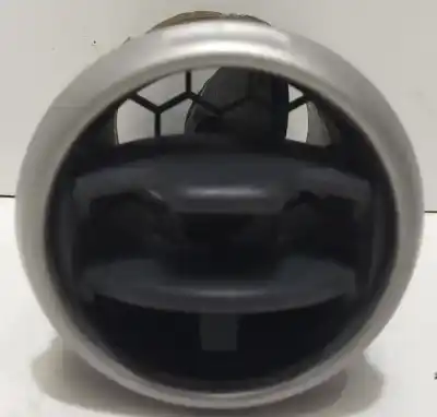 Second-hand car spare part air ventilation grille for nissan qashqai (j10) acenta oem iam references 68760jd10a