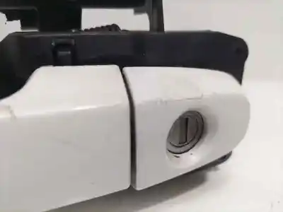 Pezzo di ricambio per auto di seconda mano maniglia esterna anteriore sinistra per toyota corolla (e12) 2.0 d-4d linea sol berlina riferimenti oem iam 6921112220c2  83635