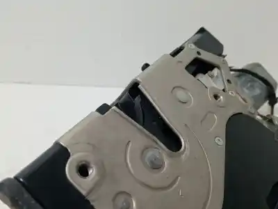 Second-hand car spare part rear left door lock for bmw 7 (e65, e66, e67) 745 d oem iam references 7202137  