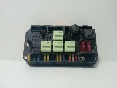 Pezzo di ricambio per auto di seconda mano Scatola Relè/fusibili per LAND ROVER RANGE ROVER III (L322) 4.4 4X4 Riferimenti OEM IAM 518776109  