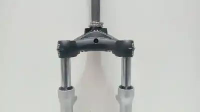 Second-hand car spare part front shock absorber set for piaggio x7 x7 125 (m62) oem iam references x7 x7 125 (m62) 2008 - 2012 124.0  
