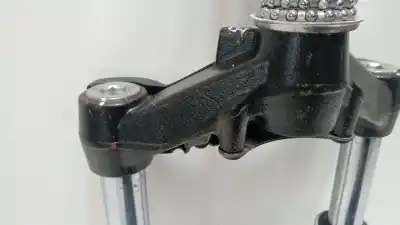 Second-hand car spare part front shock absorber set for piaggio x7 x7 125 (m62) oem iam references x7 x7 125 (m62) 2008 - 2012 124.0  