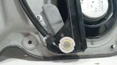Автозапчасти б/у регулятор стекла переднего правого за volkswagen caddy ka/kb (2k) ecofuel kombi ссылки oem iam 1t0837756  