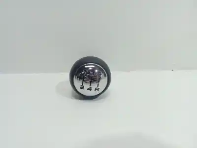 Pezzo di ricambio per auto di seconda mano POMELLO DELLA LEVA DEL CAMBIO per CITROEN C3 II (SC_)  Riferimenti OEM IAM POMO DE CAMBIO 5 VELOCIDADES CITROEN, PEUGEOT 2403  