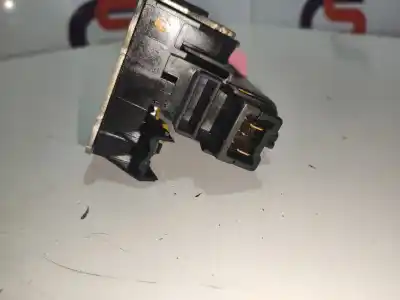 Peça sobressalente para automóvel em segunda mão fechadura da porta traseira esquerda por dacia duster 1.5 dci diesel fap cat referências oem iam 825029556r  