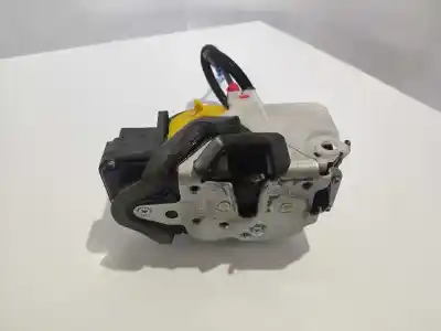 Pezzo di ricambio per auto di seconda mano serratura porta anteriore sinistra per opel zafira (c) innovation start/stop riferimenti oem iam 3023881lh3