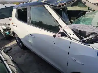 İkinci el araba yedek parçası SAG ÖN KAPI için SSANGYONG TIVOLI  OEM IAM referansları   