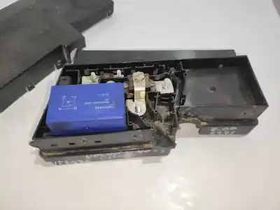 Second-hand car spare part fuse box unit for volvo v40 2.0 diesel cat oem iam references 313469981  