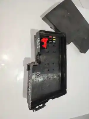 Second-hand car spare part fuse box unit for volvo v40 2.0 diesel cat oem iam references 313469981  