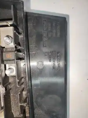 Second-hand car spare part fuse box unit for volvo v40 2.0 diesel cat oem iam references 313469981  