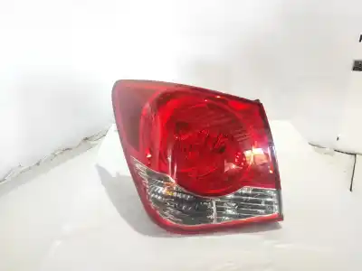 Recambio de automóvil de segunda mano de PILOTO TRASERO IZQUIERDO para CHEVROLET CRUZE (J300)  referencias OEM IAM 95039730 E132A01 