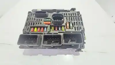 Peça sobressalente para automóvel em segunda mão caixa de fusíveis e relés por peugeot 407 sw (6e_) 2.0 hdi 135 referências oem iam 9656086180