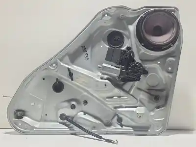 Pezzo di ricambio per auto di seconda mano ALZACRISTALLI POSTERIORE DESTRO per VOLKSWAGEN PASSAT B5.5 (3B3) 1.9 TDI Riferimenti OEM IAM 3B58397556C42  