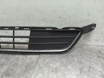 Second-hand car spare part central bumper grille for ford s-max titanium 4x4 oem iam references em2b-17a754-bb  