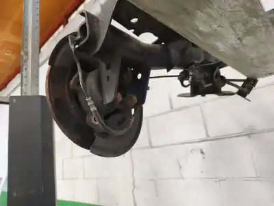 Автозапчастина б/у задня вісь для renault kangoo profesional посилання на oem iam 555118632r  
