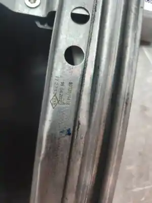 Second-hand car spare part passenger side right window regulator for renault express advance 95 cv / 70 kw oem iam references   