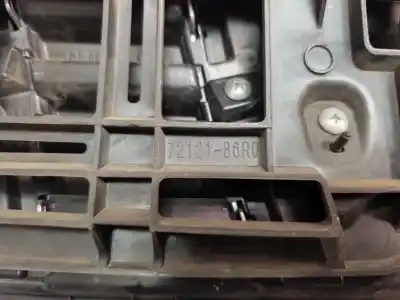 Second-hand car spare part Front Grille for SUZUKI VITARA 1.5 STRONG HYBRID GLX 4WD 115 CV / 85 KW OEM IAM references 72111-86R0  