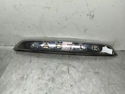 Peça sobressalente para automóvel em segunda mão molduras traseiras por renault captur zen 150 cv / 110 kw referências oem iam 848101327r