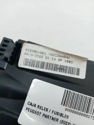 Pièce détachée automobile d'occasion boîtes à fusibles pour peugeot partner (2022) yht2-g2f021 références oem iam 9675730380  vb2c59a6hw