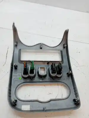 Recambio de automóvil de segunda mano de consola central para dacia sandero ambiance referencias oem iam 8200647050  