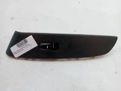Pièce détachée automobile d'occasion commande de lève vitre avant droit pour hyundai ix35 classic 2wd références oem iam 935752s0109p  
