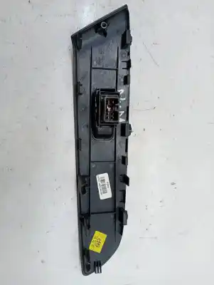 Pièce détachée automobile d'occasion commande de lève vitre avant droit pour hyundai ix35 classic 2wd références oem iam 935752s0109p  