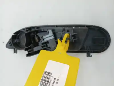 Tweedehands auto-onderdeel BINNEN VOOR RECHTS HANDVAT voor FORD FIESTA BERLINA  OEM IAM-referenties 1686129  8A61A22600BF38C5