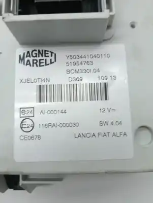 Recambio de automóvil de segunda mano de caja reles / fusibles para fiat 500 l (330) 0.9 cat referencias oem iam 51954763  