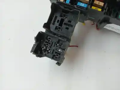 Pezzo di ricambio per auto di seconda mano scatola relè/fusibili per renault captur ii jd2 riferimenti oem iam 243517012r  