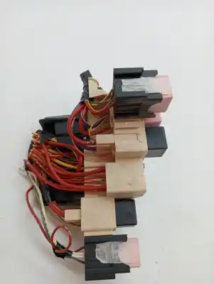 Second-hand car spare part fuse box unit for renault kangoo (f/kc0) authentique oem iam references 8200451902  