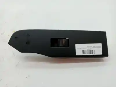 Recambio de automóvil de segunda mano de MANDO ELEVALUNAS DELANTERO DERECHO para TOYOTA AURIS  referencias OEM IAM 848100D030  