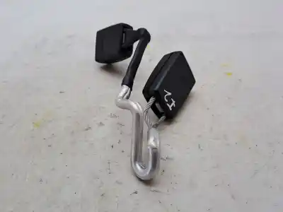 Автозапчастина б/у гачок для audi a3 (8p) * посилання на oem iam 8p0857739c  