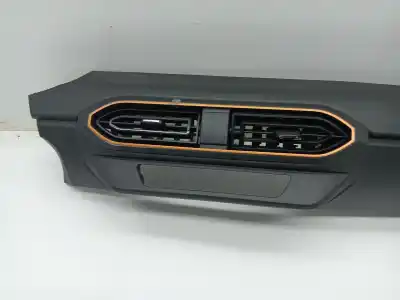 Автозапчастина б/у центральна консоль для dacia sandero 0.9 tce cat посилання на oem iam 683102674r  
