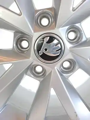 Автозапчастина б/у шина для skoda superb combi (3t5) ambition посилання на oem iam 5e0601025bj8z8  