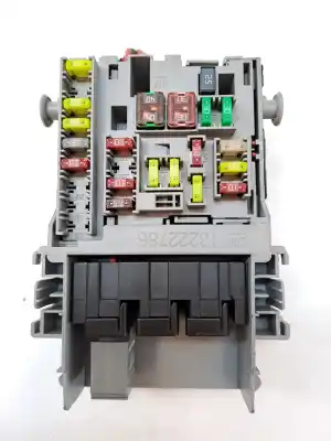 Second-hand car spare part fuse box unit for opel insignia berlina * oem iam references 13222786