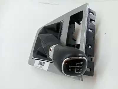 Автозапчасти б/у накладка рычага передач за skoda octavia combi (5e5) 2.0 tdi ссылки oem iam 5e1711113ba