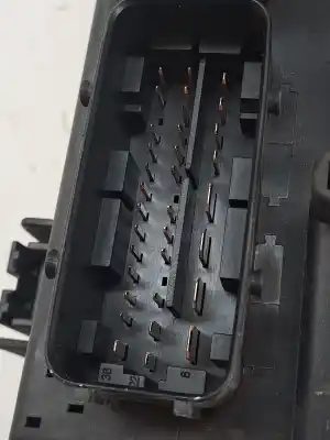 Pezzo di ricambio per auto di seconda mano scatola relè/fusibili per opel corsa d ´´111 years´´ riferimenti oem iam 13217392ef  