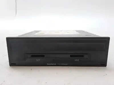Second-hand car spare part audio system / radio cd for skoda superb combi (3t5) active oem iam references 5q0035864c
