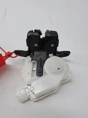 Pièce détachée automobile d'occasion COFFRE / SERRURE DE PORTE pour TOYOTA YARIS  Références OEM IAM 6935002090  