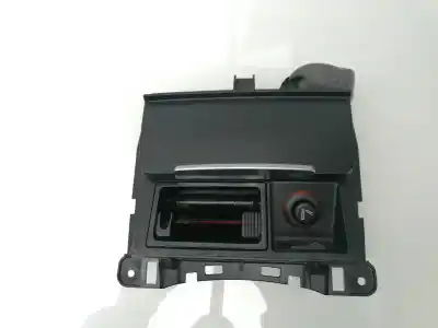 Автозапчастина б/у попільничка для audi a4 avant (8e) a4 avant 8e посилання на oem iam 8k0857965de  